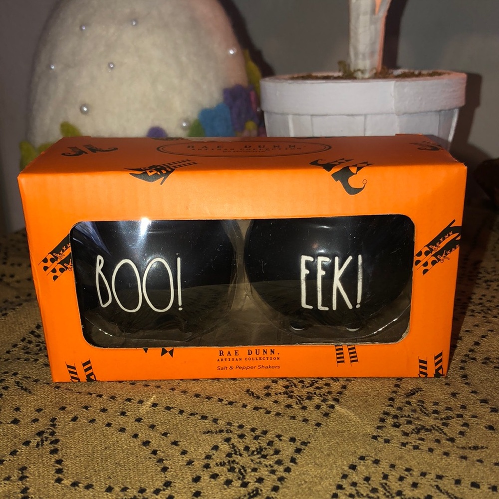 Rae Dunn BOO! & EEK! Cauldron Salt & Pepper Shakers (Black/White Lettering)
